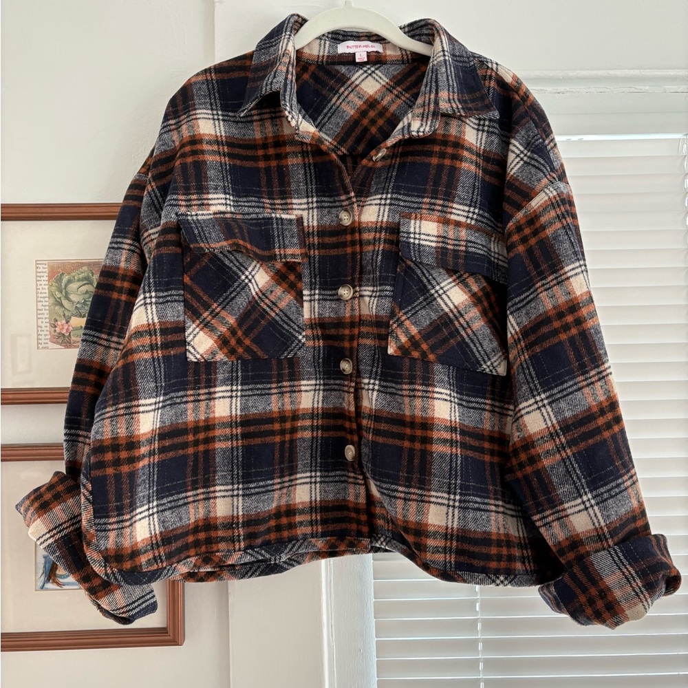 Plaid Flannel Cropped Shacket Jacket - Picture 6 of 8